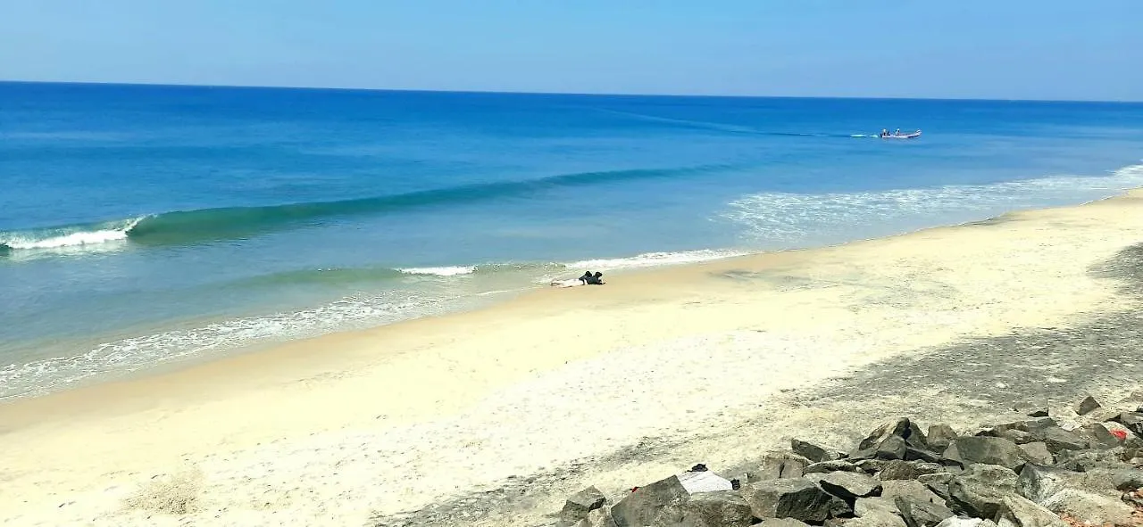 Blue Water Beach Resort Varkala 2*,